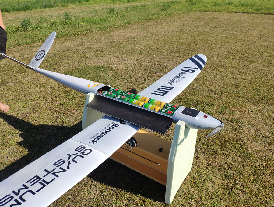 Flugzeug-Testfliegen Flugzeug aus GLEICH Aluminium